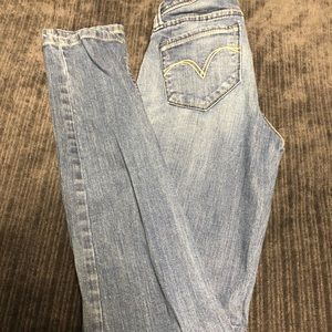 Levi’s Bold Curve Low Rise Skinny Jeans